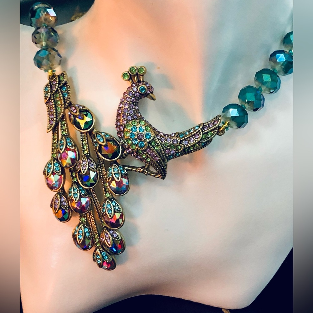 Heidi Daus “ Peacock 🦚 Fantasy” Elegant Necklace with Swarovski Crystals - Picture 4 of 9